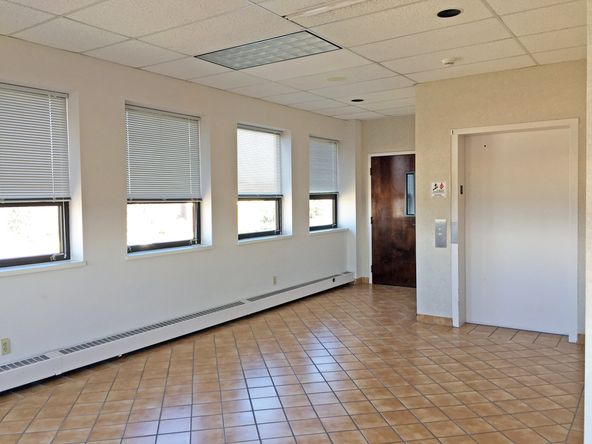 PNC BANK BUILDING: 1100 W Glen Ave, Peoria, IL 61614